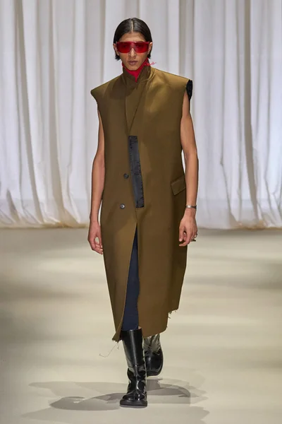 Look 6